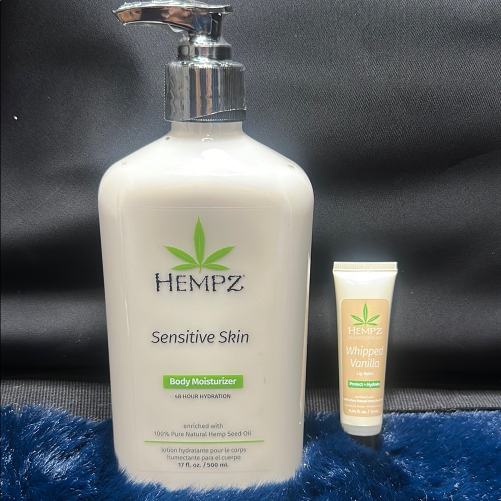 Hempz Sensitive Skin Moisturizer & Vanilla Lip Balm Set